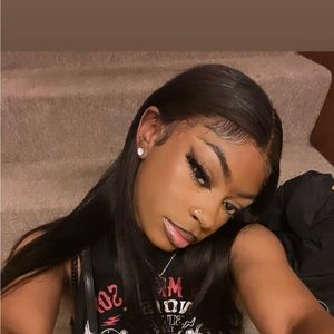 Meet your Posher, Denasia